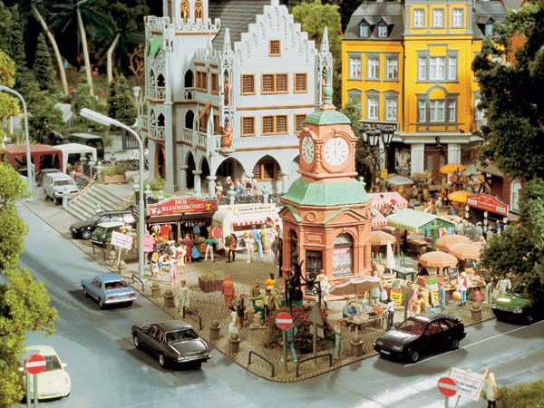 knuffingen-uhrenturm-markt.jpg