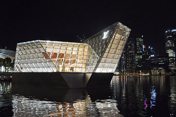 1_louis_vuitton_island.jpg
