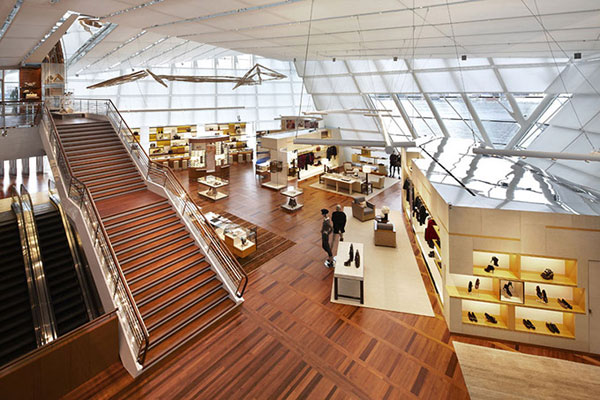 8_louis_vuitton_island.jpg