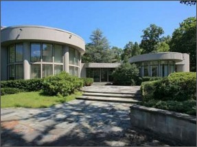 whitney_houston_mansion.jpg