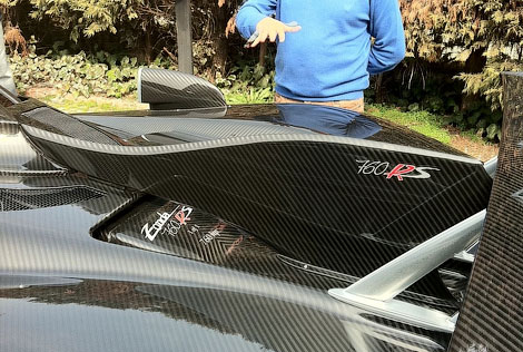 Zonda3f51.jpeg