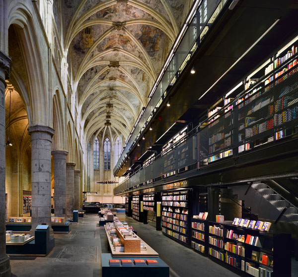 Boekhandel_Selexyz_Dominicanen_hqroom_ru_1.jpg