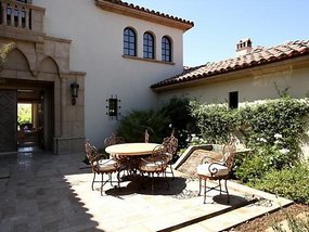 stallone_desert_home_p.jpg