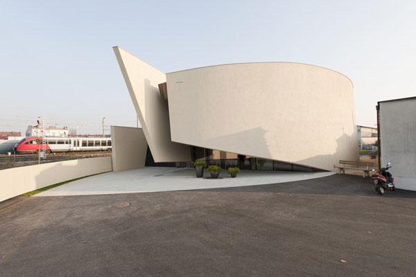 Church_1.jpg