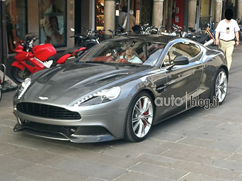 Aston Martin DBS b.jpeg
