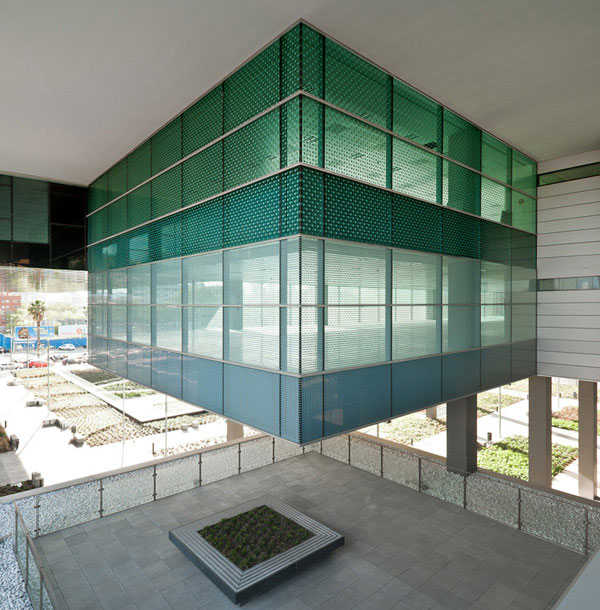 Isozaki_7.jpg