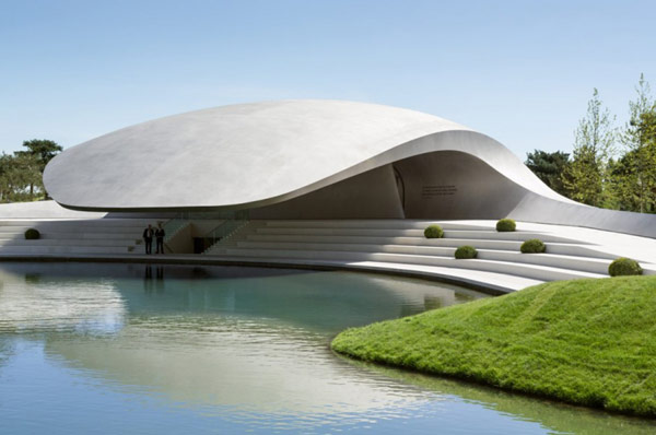 Porsche_Pavilion_02.jpg