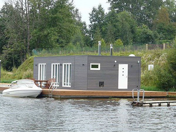 Houseboat-2-460x345.jpg