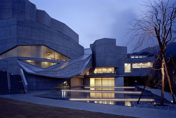 502d509728ba0d098b000017_ofunato-civic-center-and-library-chiaki-arai-urban-and-architecture-design_exterior3-1000x675.jpg