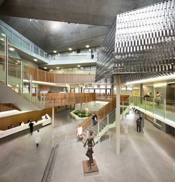 248 Retreat room in atrium_ Adam Mork.jpg