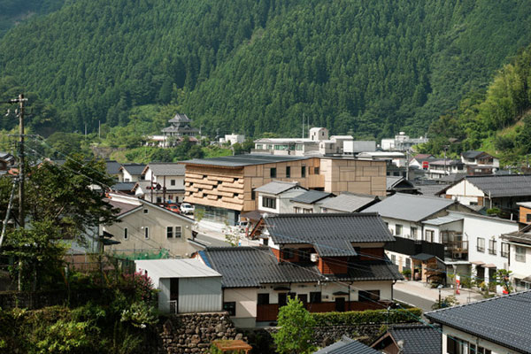 Yushara-Marche-Kengo-Kuma-Associates-1.jpg