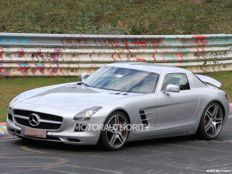 Mercedes-Benz_470985.jpg