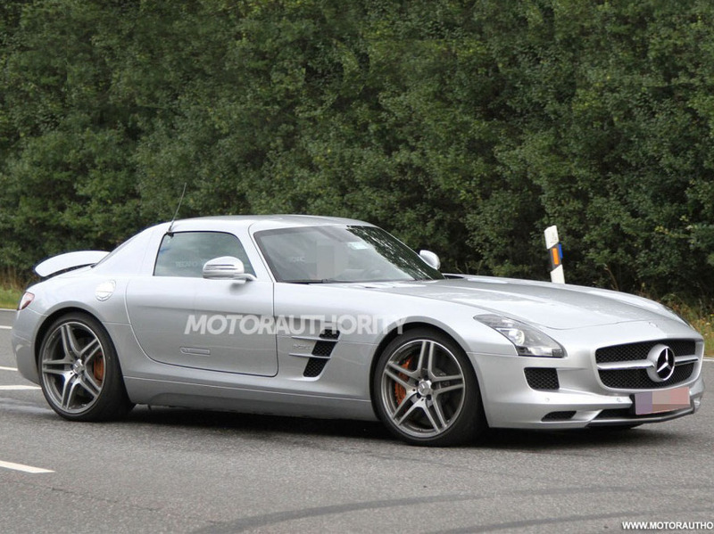 Mercedes-Benz_470991.jpg