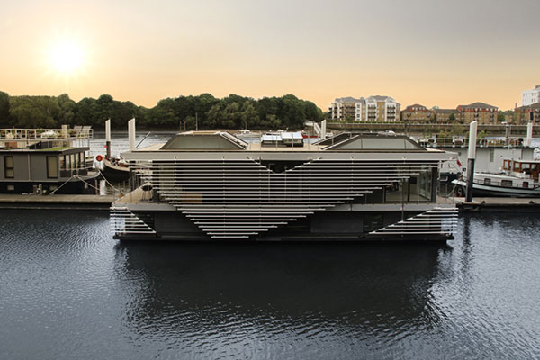 floatinghouse14.jpg