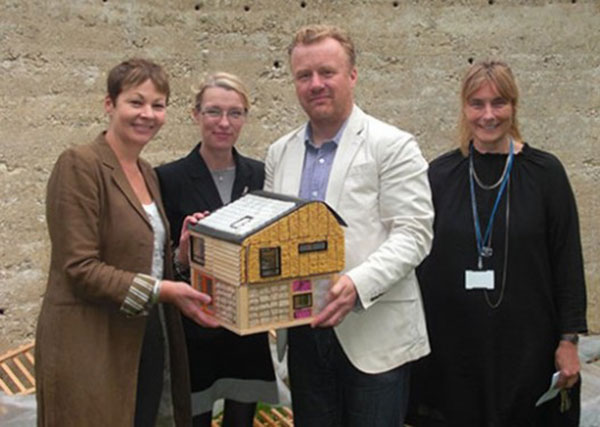Caroline-Lucas-visits-THTKB-sized-537x434-527x425.jpg