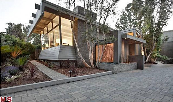 jane-fonda-richard-perry-buy-house-1-610x457.jpg