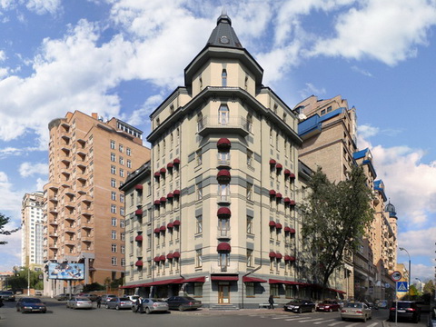 Senator Apartments_Executive Court 1.jpg